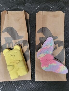 LUSH 2 Bath Bombs Mama Bear 3.8 oz & Luna's Butterfly 3.1 oz Vegan Cruelty-Free